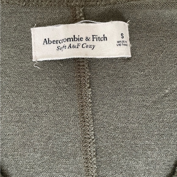 Abercrombie & Fitch Soft A&F Long Sleeve Green V-Neck - Picture 3 of 3